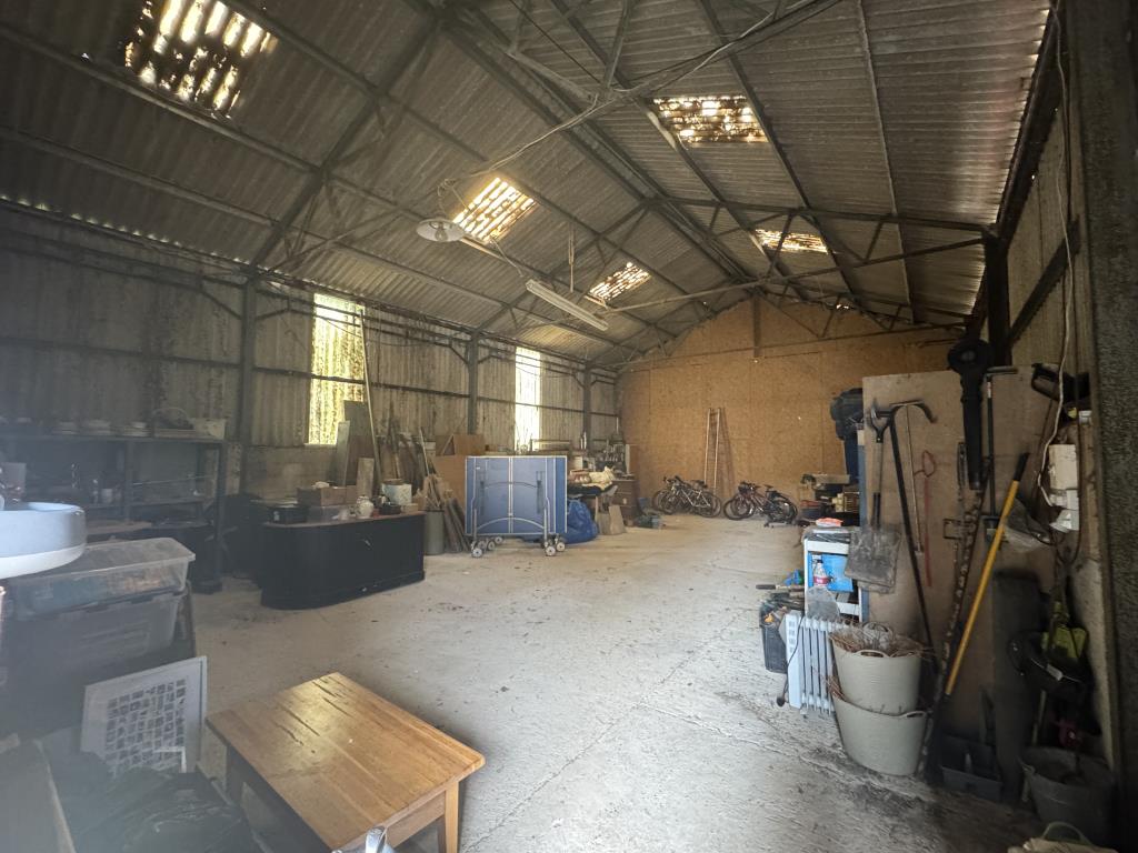 Lot: 44 - TWO COTTAGES, TWO BARNS WITH CONSENT FOR SIX TWO-BEDROOM HOLIDAY COTTAGES AND A POTTERY BARN AND CAR PARK WHICH ARE LET COMMERCIALLY - Internal Barn View